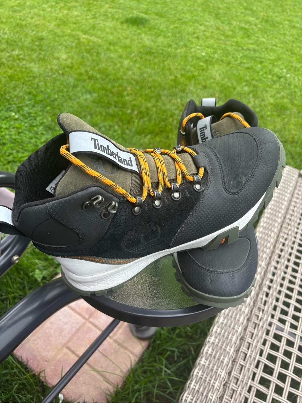 TIMBERLAND MEN GARRISON TRAIL HIGH WATERPROOF HIKING BOOTS mint condition - Picture 2 of 11